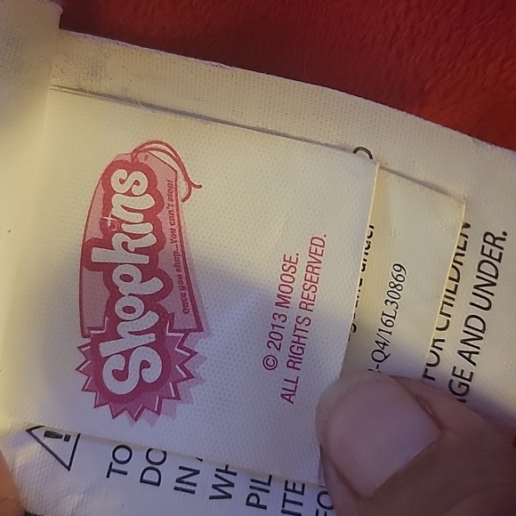 2013 Moose Shopkins Strawberry Kiss with White Flowers 16" Pillow Plush - Picture 2 of 5